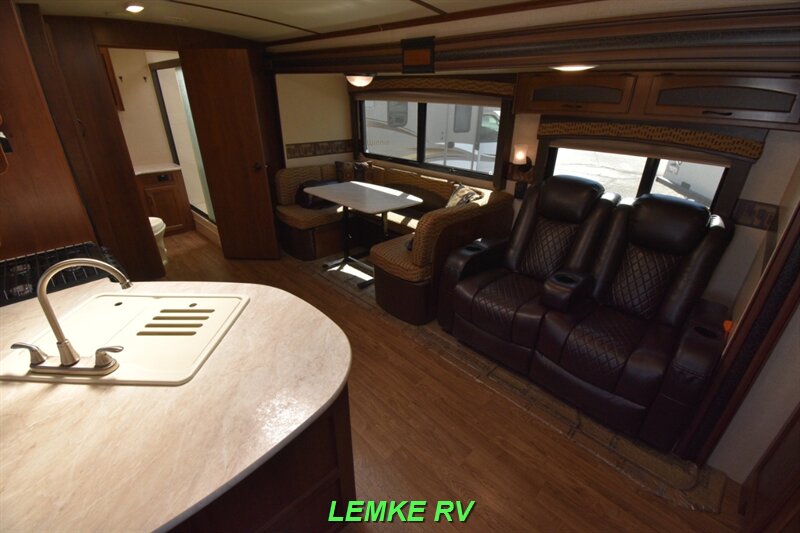 2015 Jayco White Hawk Ultra Lite 27RBOK   - Photo 11 - Rocklin, CA 95677