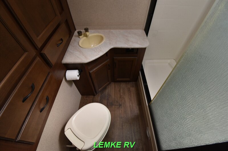 2015 Jayco White Hawk Ultra Lite 27RBOK   - Photo 23 - Rocklin, CA 95677