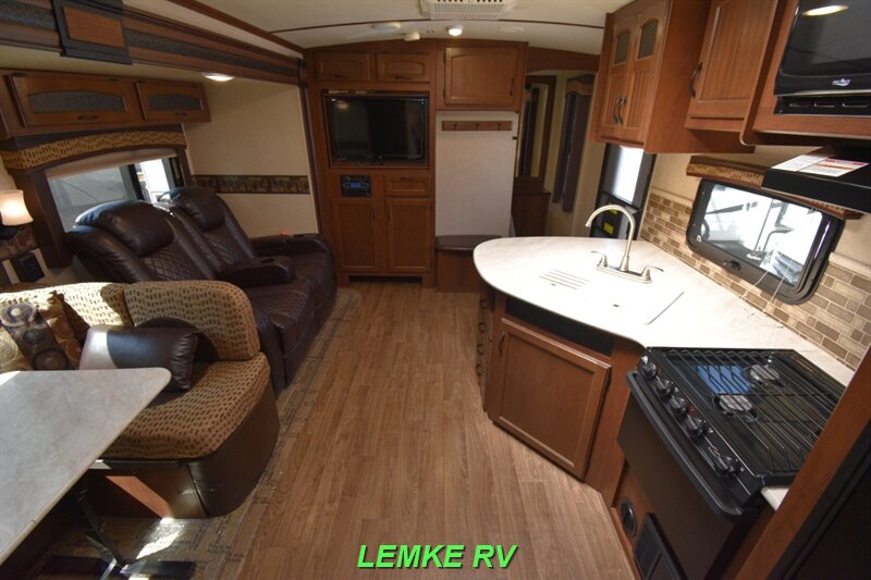 2015 Jayco White Hawk Ultra Lite 27RBOK   - Photo 5 - Rocklin, CA 95677