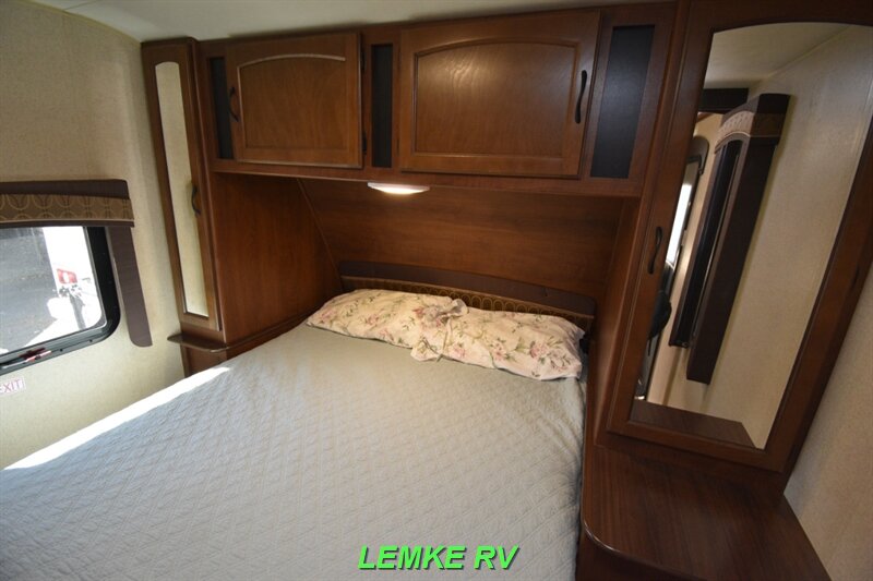 2015 Jayco White Hawk Ultra Lite 27RBOK   - Photo 20 - Rocklin, CA 95677