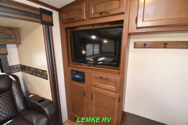 2015 Jayco White Hawk Ultra Lite 27RBOK   - Photo 24 - Rocklin, CA 95677