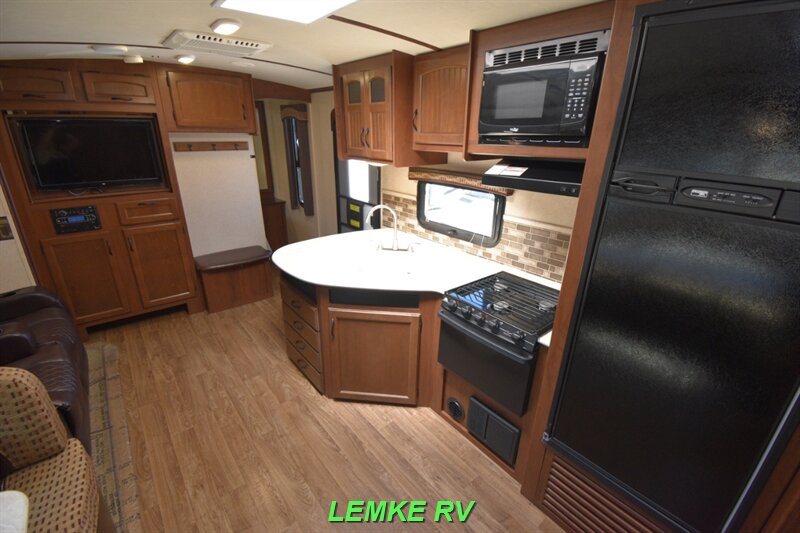 2015 Jayco White Hawk Ultra Lite 27RBOK   - Photo 17 - Rocklin, CA 95677