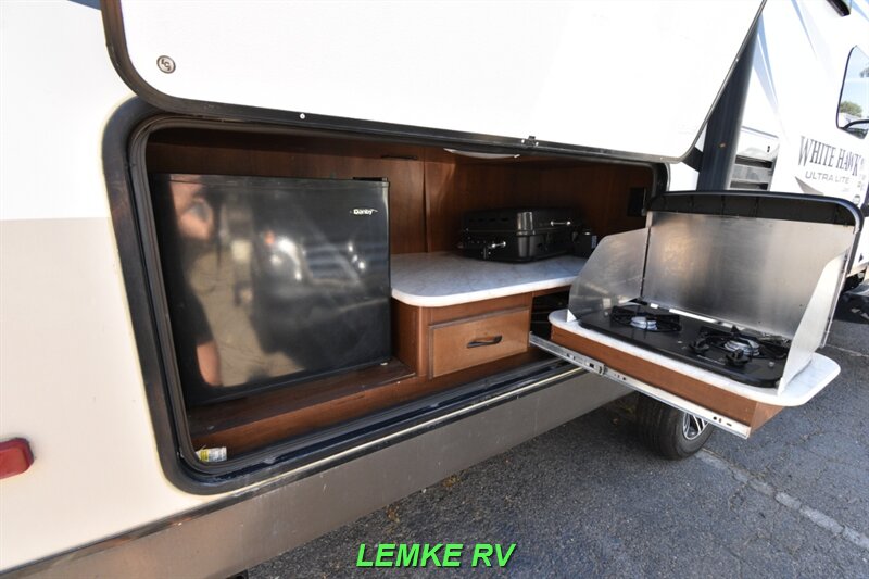 2015 Jayco White Hawk Ultra Lite 27RBOK   - Photo 10 - Rocklin, CA 95677