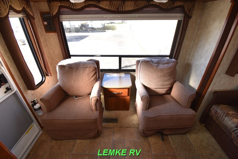 2011 Keystone Cougar Half-Ton 27RLSWE   - Photo 19 - Rocklin, CA 95677