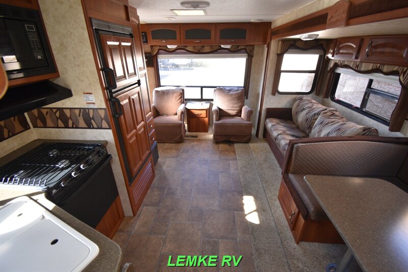 2011 Keystone Cougar Half-Ton 27RLSWE   - Photo 2 - Rocklin, CA 95677