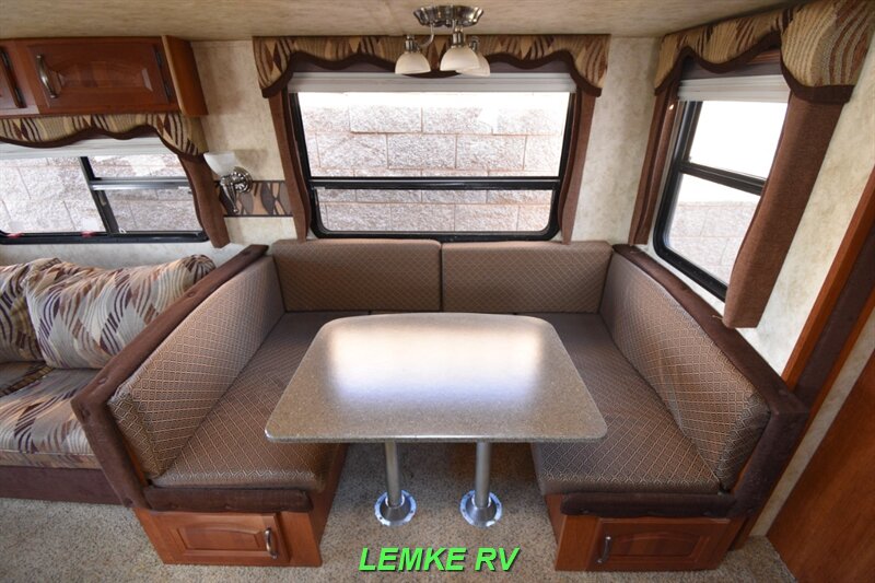 2011 Keystone Cougar Half-Ton 27RLSWE   - Photo 16 - Rocklin, CA 95677