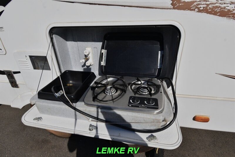 2011 Keystone Cougar Half-Ton 27RLSWE   - Photo 10 - Rocklin, CA 95677