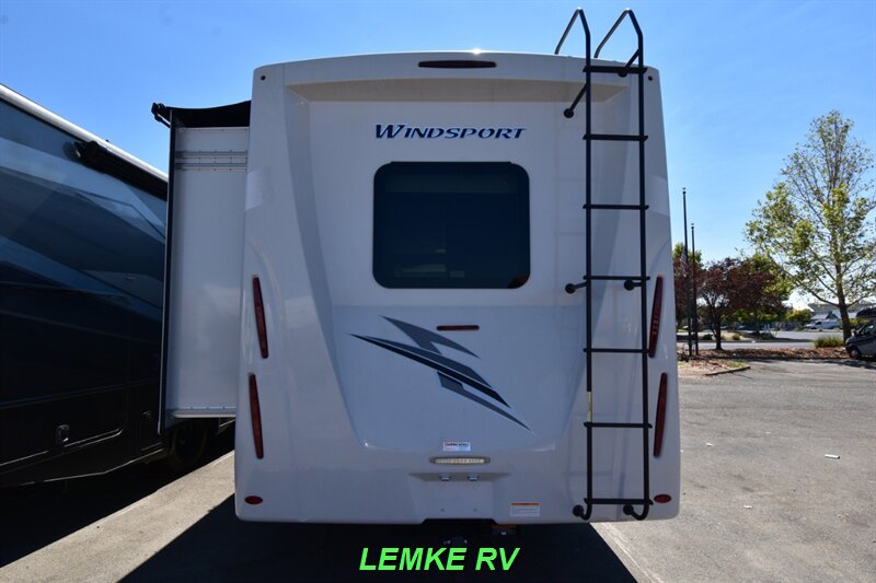 2025 Thor Windsport 29L   - Photo 8 - Rocklin, CA 95677