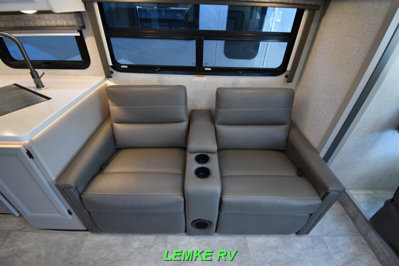 2025 Thor Windsport 29L   - Photo 15 - Rocklin, CA 95677