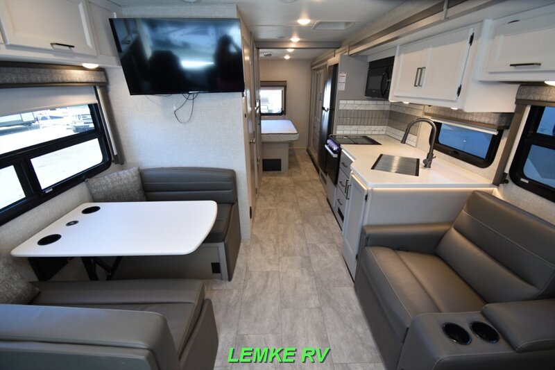2025 Thor Windsport 29L   - Photo 2 - Rocklin, CA 95677
