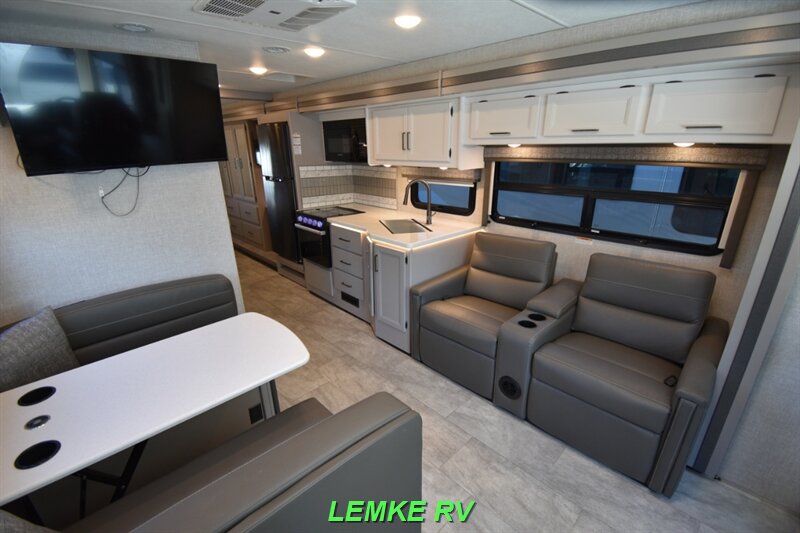 2025 Thor Windsport 29L   - Photo 10 - Rocklin, CA 95677