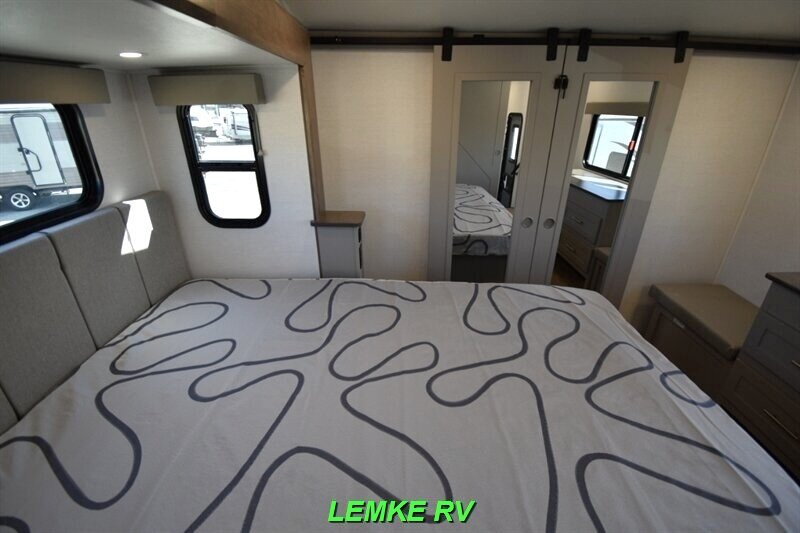 2025 Alliance RV Avenue 33RKS   - Photo 18 - Rocklin, CA 95677