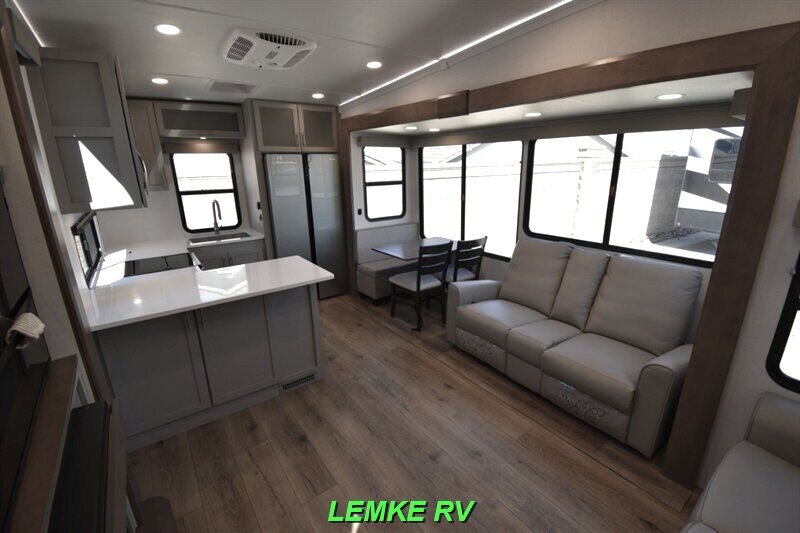 2025 Alliance RV Avenue 33RKS   - Photo 10 - Rocklin, CA 95677