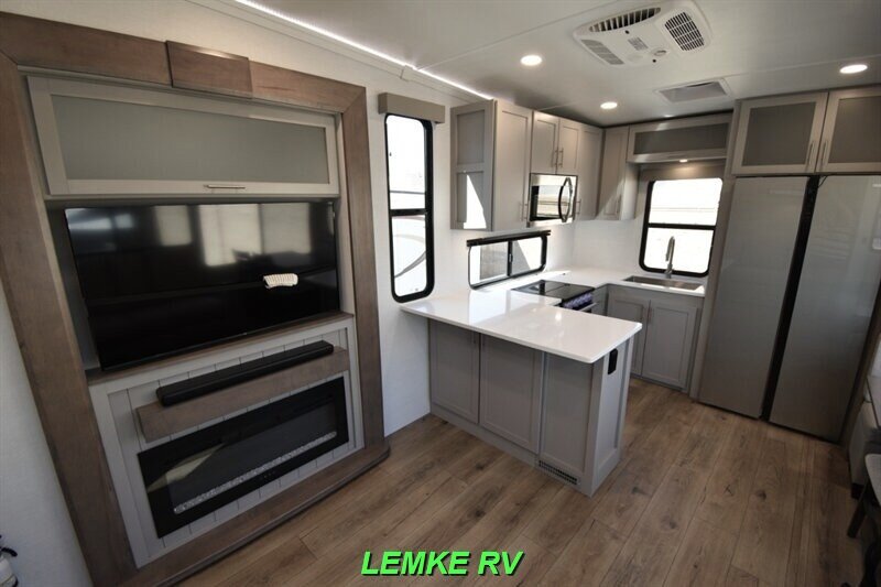 2025 Alliance RV Avenue 33RKS   - Photo 12 - Rocklin, CA 95677