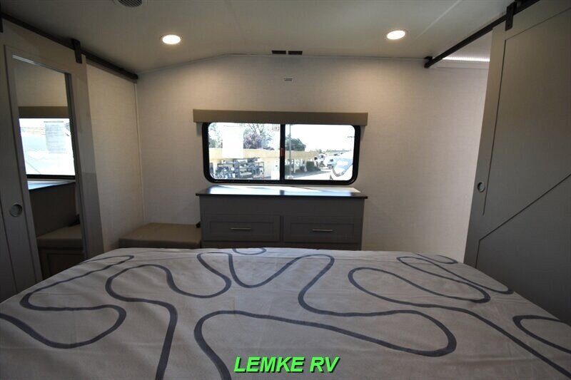 2025 Alliance RV Avenue 33RKS   - Photo 19 - Rocklin, CA 95677