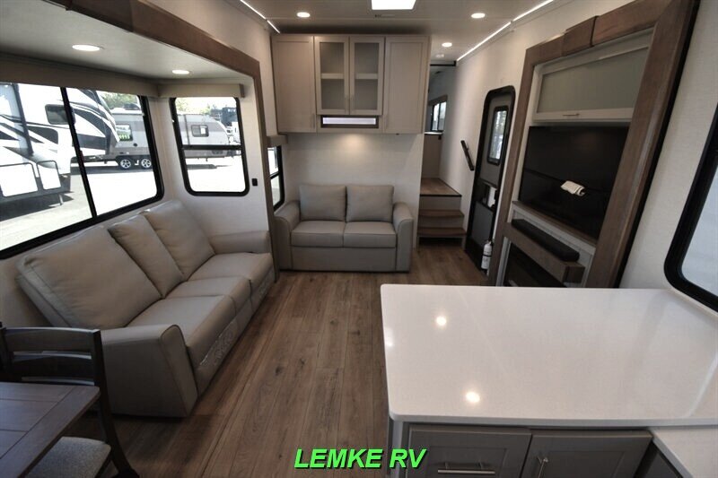 2025 Alliance RV Avenue 33RKS   - Photo 5 - Rocklin, CA 95677