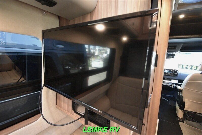2021 Airstream Interstate 19 Tommy Bahama Edition   - Photo 18 - Rocklin, CA 95677