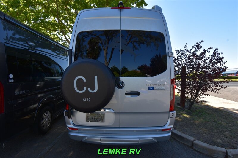 2021 Airstream Interstate 19 Tommy Bahama Edition   - Photo 8 - Rocklin, CA 95677