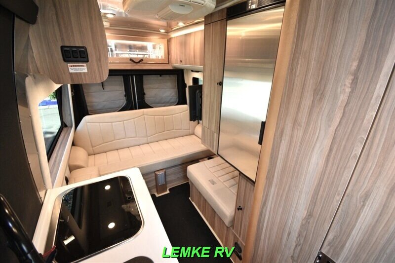 2021 Airstream Interstate 19 Tommy Bahama Edition   - Photo 10 - Rocklin, CA 95677