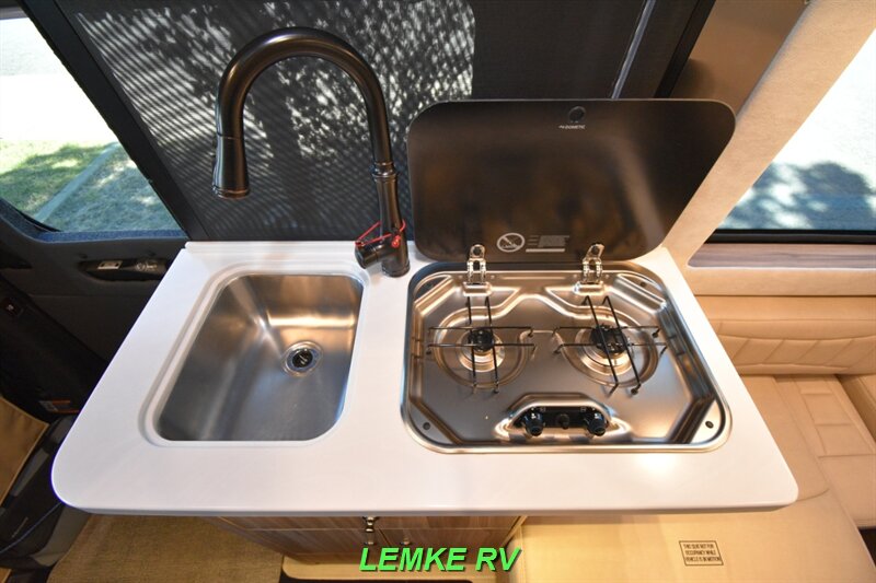 2021 Airstream Interstate 19 Tommy Bahama Edition   - Photo 15 - Rocklin, CA 95677