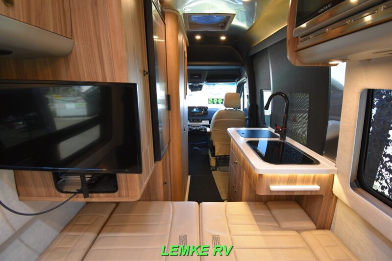 2021 Airstream Interstate 19 Tommy Bahama Edition   - Photo 18 - Rocklin, CA 95677