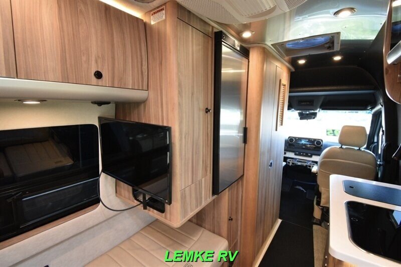 2021 Airstream Interstate 19 Tommy Bahama Edition   - Photo 15 - Rocklin, CA 95677