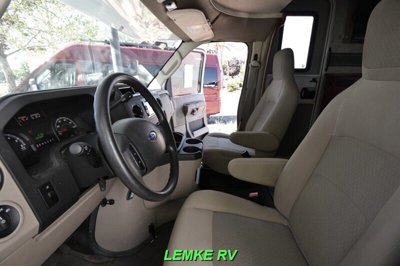 2014 Winnebago Minnie Winnie 31K   - Photo 22 - Rocklin, CA 95677