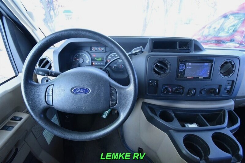 2014 Winnebago Minnie Winnie 31K   - Photo 24 - Rocklin, CA 95677