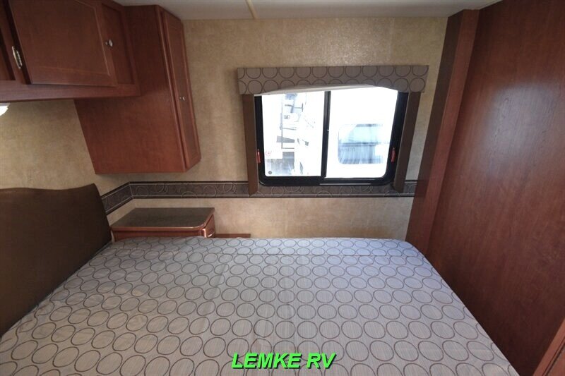 2014 Winnebago Minnie Winnie 31K   - Photo 18 - Rocklin, CA 95677