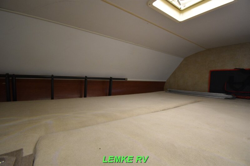 2014 Winnebago Minnie Winnie 31K   - Photo 19 - Rocklin, CA 95677