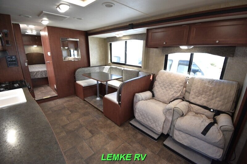 2014 Winnebago Minnie Winnie 31K   - Photo 9 - Rocklin, CA 95677