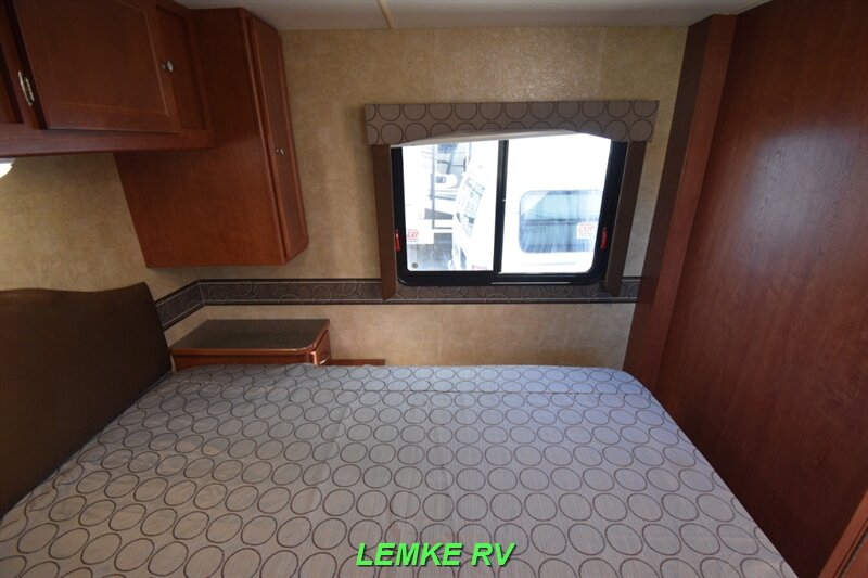 2014 Winnebago Minnie Winnie 31K   - Photo 21 - Rocklin, CA 95677