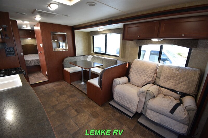 2014 Winnebago Minnie Winnie 31K   - Photo 10 - Rocklin, CA 95677