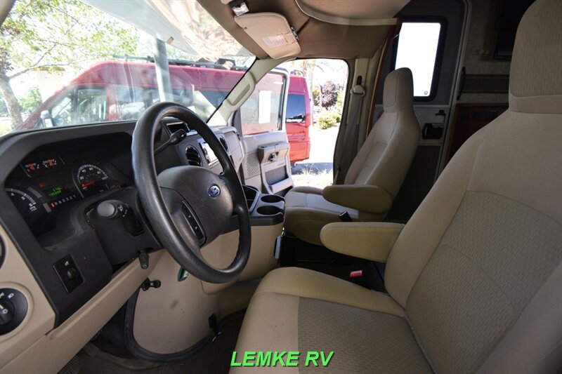 2014 Winnebago Minnie Winnie 31K   - Photo 28 - Rocklin, CA 95677