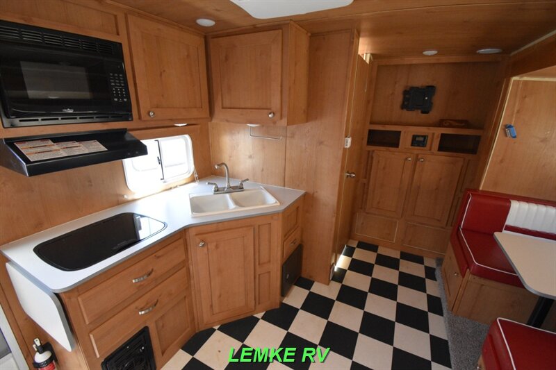 2020 Riverside RV Retro 193   - Photo 11 - Rocklin, CA 95677