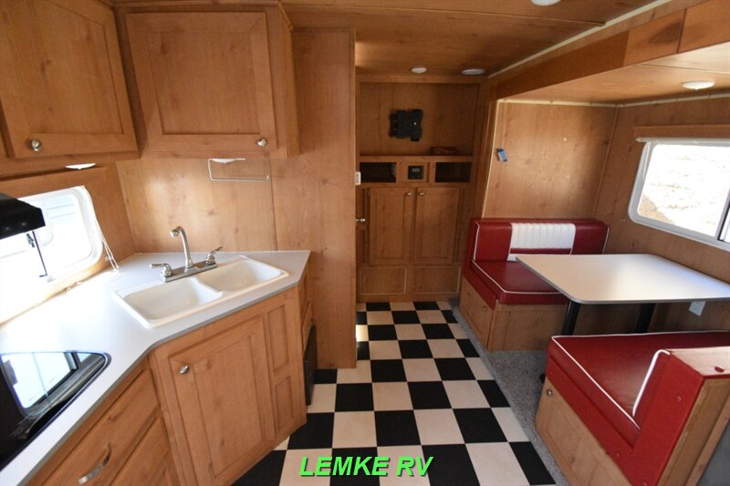 2020 Riverside RV Retro 193   - Photo 5 - Rocklin, CA 95677