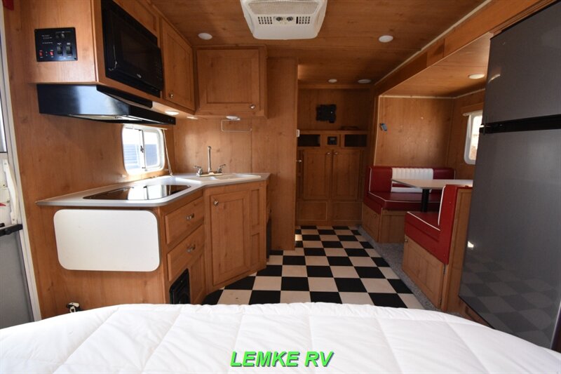 2020 Riverside RV Retro 193   - Photo 17 - Rocklin, CA 95677