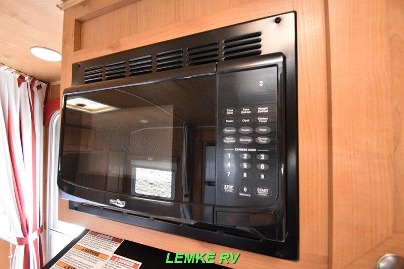 2020 Riverside RV Retro 193   - Photo 19 - Rocklin, CA 95677