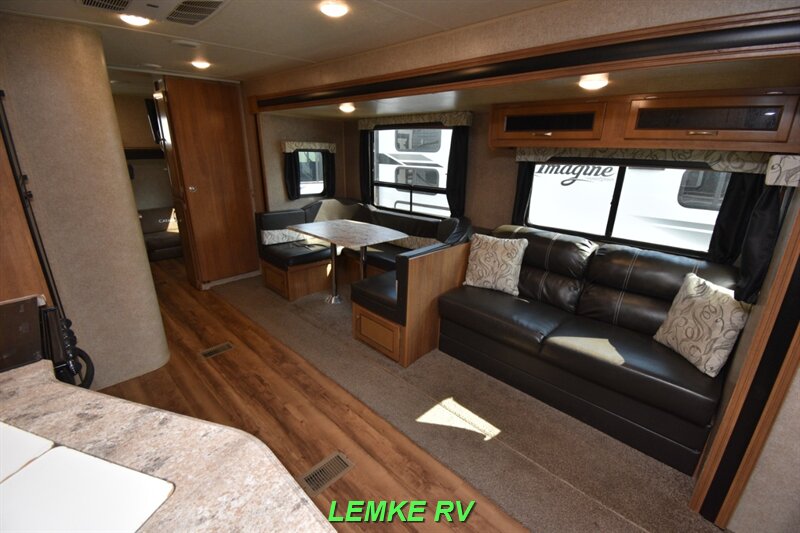 2018 Coachmen Catalina Legacy 293QBCK   - Photo 10 - Rocklin, CA 95677