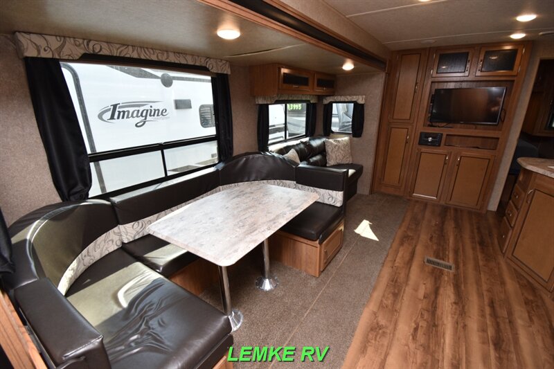 2018 Coachmen Catalina Legacy 293QBCK   - Photo 14 - Rocklin, CA 95677