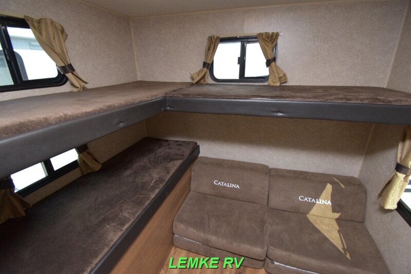 2018 Coachmen Catalina Legacy 293QBCK   - Photo 16 - Rocklin, CA 95677