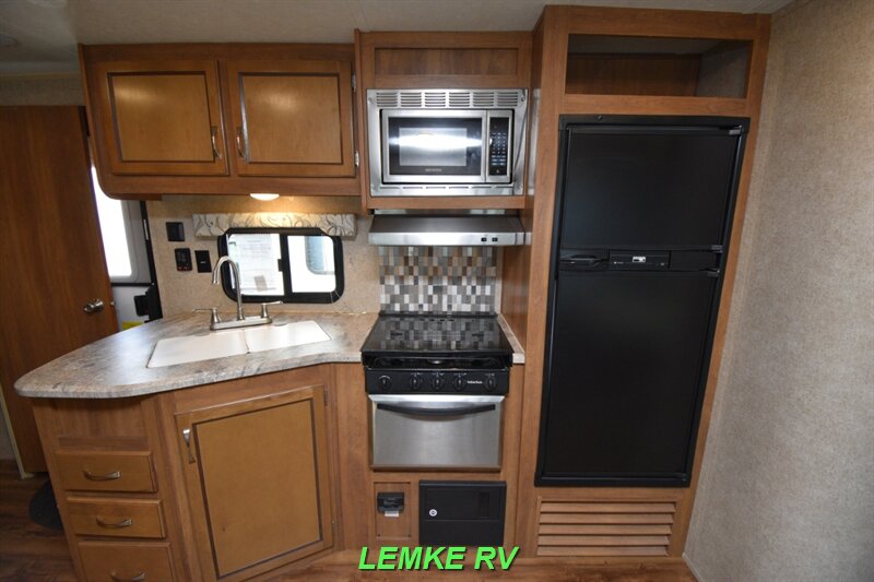 2018 Coachmen Catalina Legacy 293QBCK   - Photo 15 - Rocklin, CA 95677