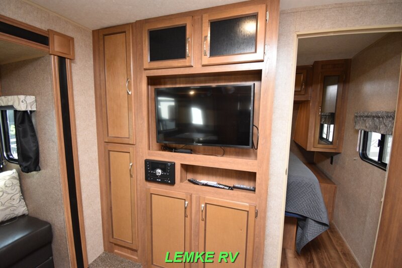 2018 Coachmen Catalina Legacy 293QBCK   - Photo 26 - Rocklin, CA 95677