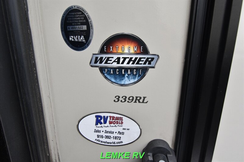 2018 CrossRoads RV Cruiser 339RL   - Photo 8 - Rocklin, CA 95677
