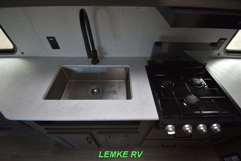 2025 Grand Design Transcend Xplor 20MKX   - Photo 16 - Rocklin, CA 95677