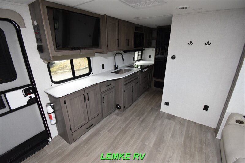 2025 Grand Design Transcend Xplor 20MKX   - Photo 12 - Rocklin, CA 95677