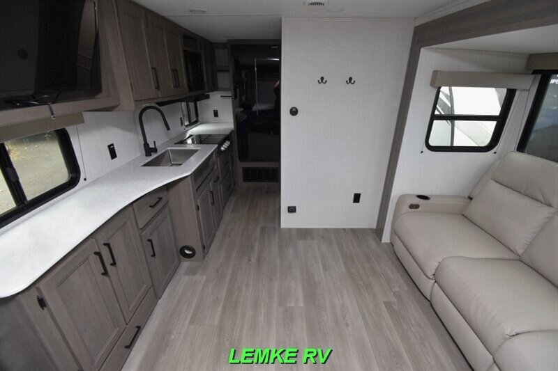 2025 Grand Design Transcend Xplor 20MKX   - Photo 5 - Rocklin, CA 95677