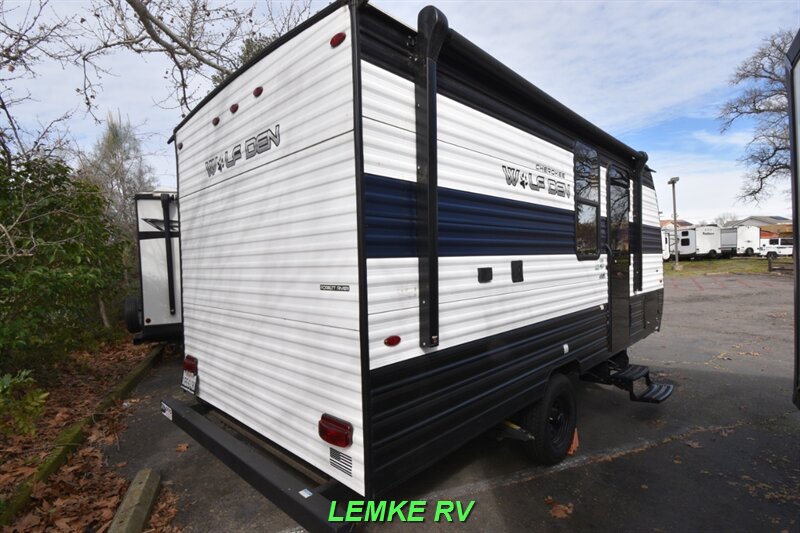 2024 Forest River Cherokee Wolf Den 16EV   - Photo 8 - Rocklin, CA 95677