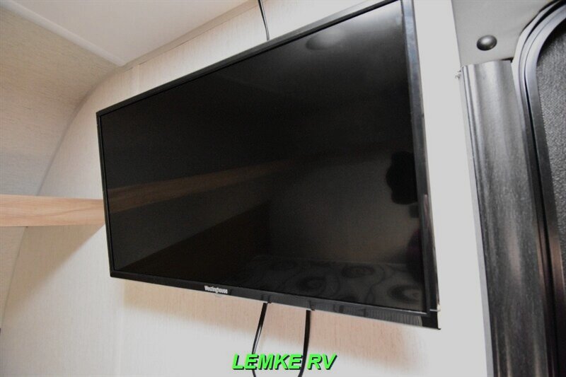 2024 Forest River Cherokee Wolf Den 16EV   - Photo 17 - Rocklin, CA 95677