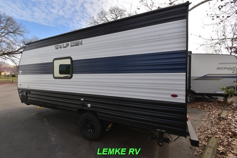 2024 Forest River Cherokee Wolf Den 16EV   - Photo 7 - Rocklin, CA 95677